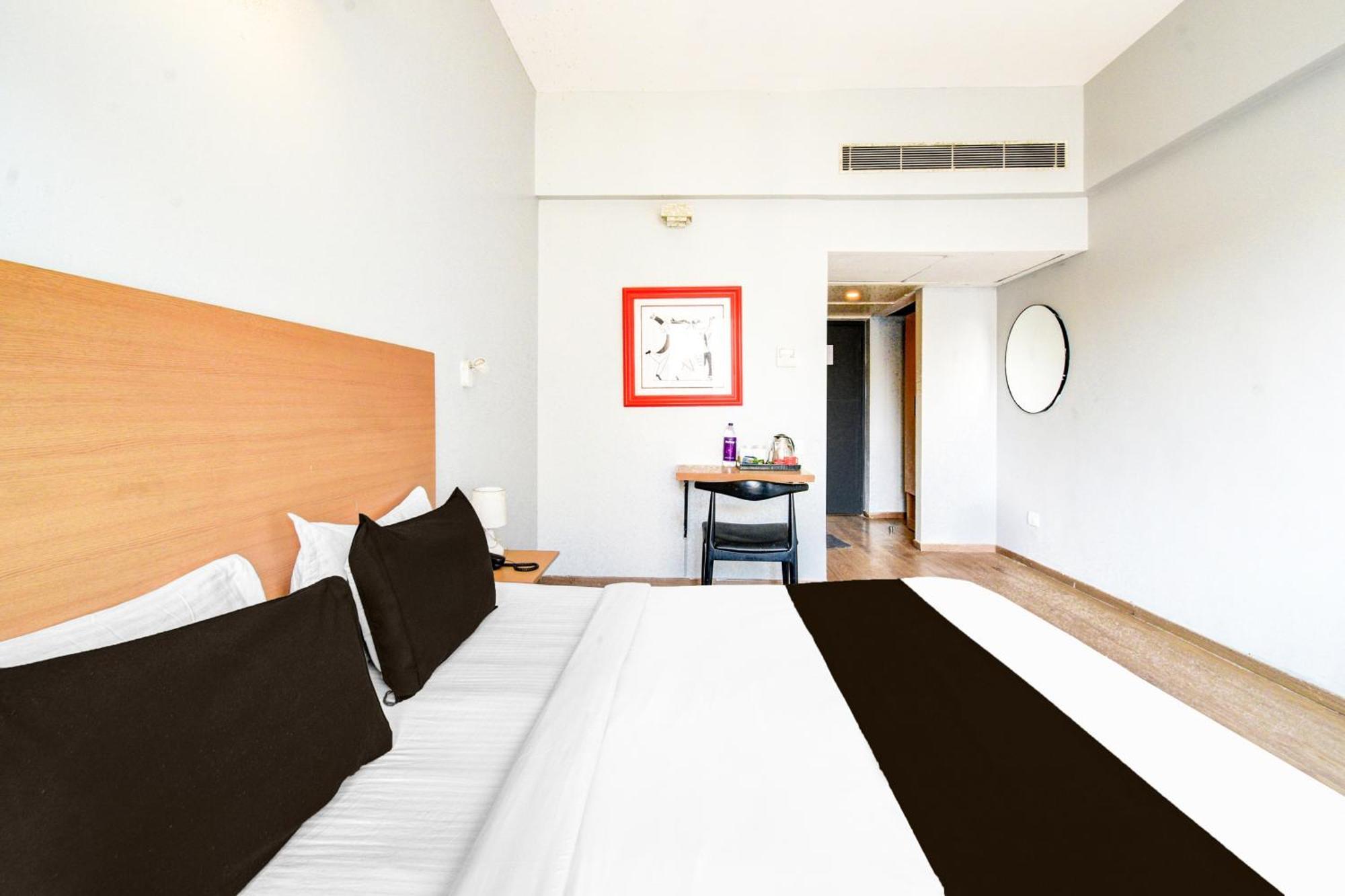ホテル Super Townhouse Lakdikapul ハイデラバード エクステリア 写真
