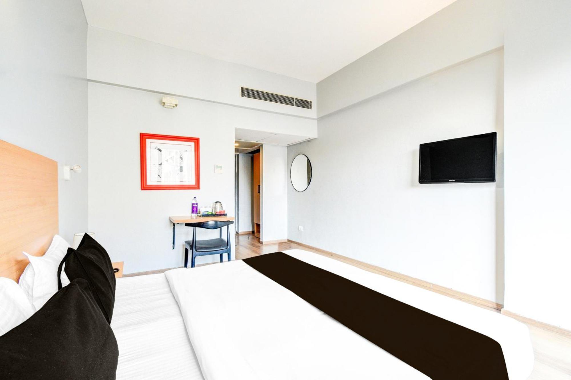 ホテル Super Townhouse Lakdikapul ハイデラバード エクステリア 写真