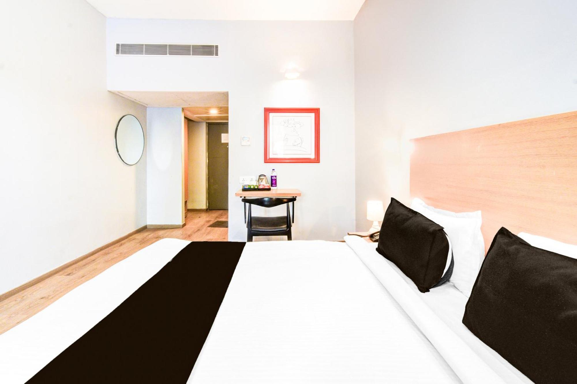 ホテル Super Townhouse Lakdikapul ハイデラバード エクステリア 写真