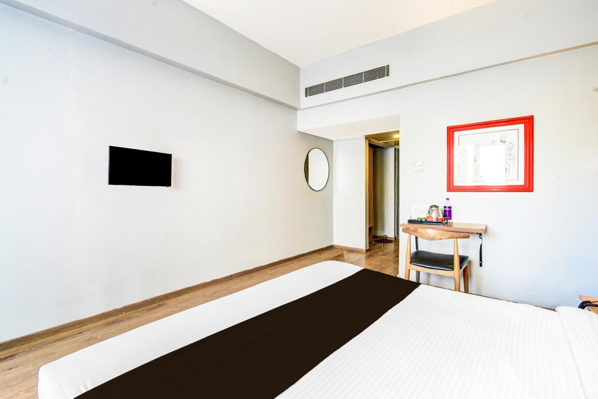 ホテル Super Townhouse Lakdikapul ハイデラバード エクステリア 写真