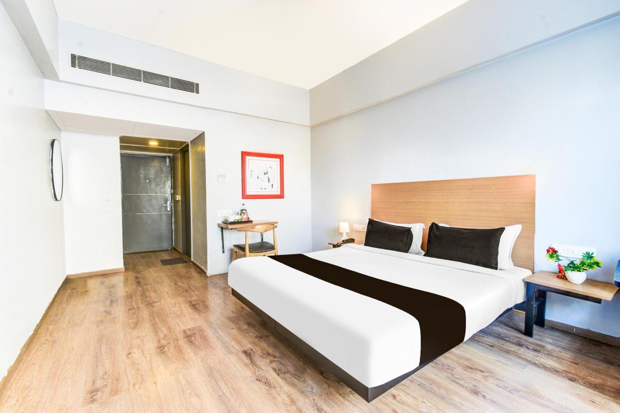 ホテル Super Townhouse Lakdikapul ハイデラバード エクステリア 写真
